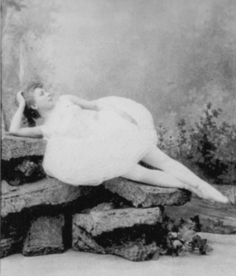 Maria Anderson as Ilka (1892)