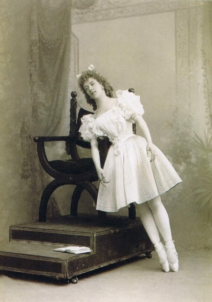 Olga Preobrazhenskaya as Swanhilda