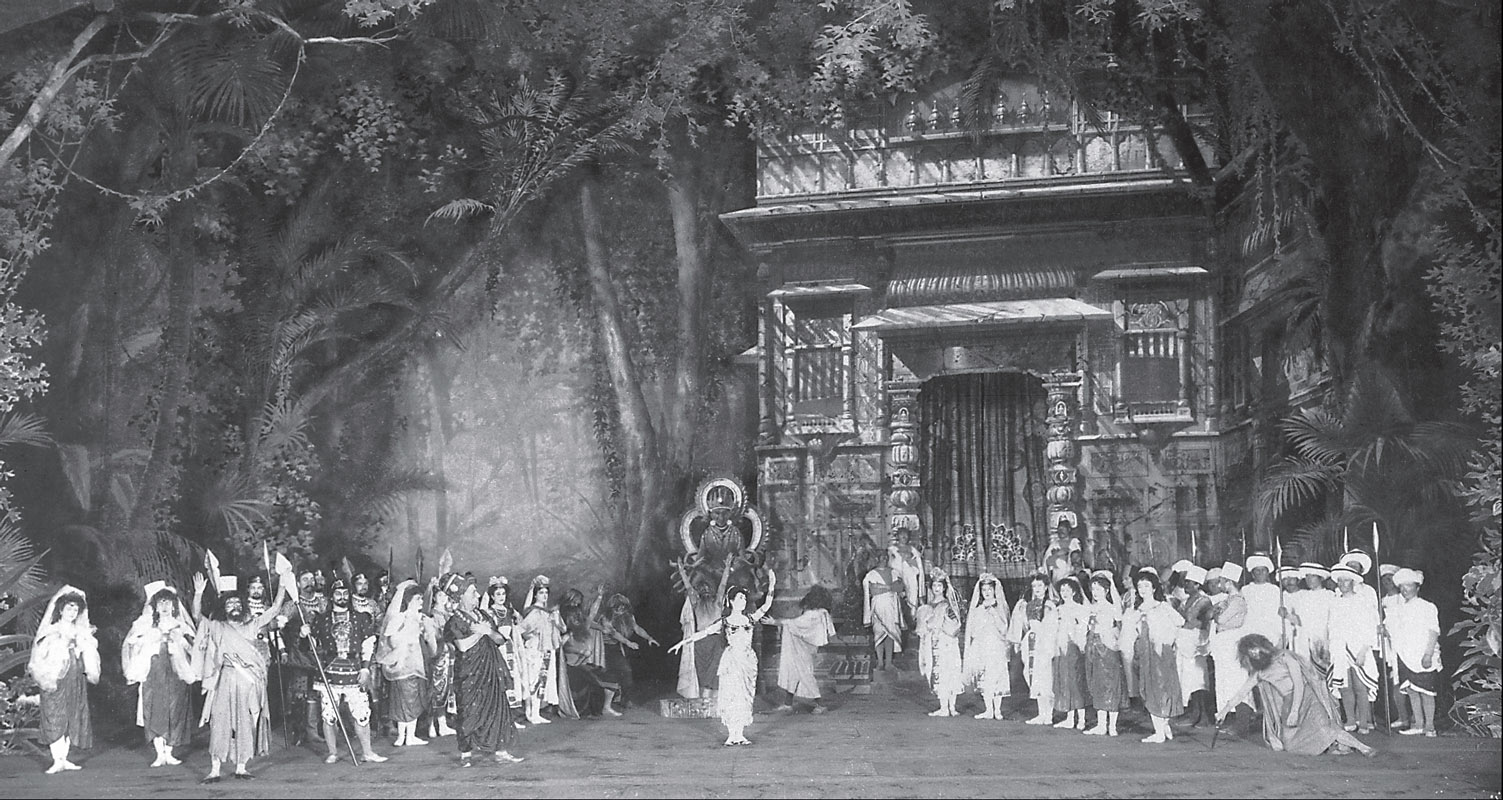 Act 1 of the 1900 revival: in the centre is Matilda Kschessinskaya as Nikiya (1900)