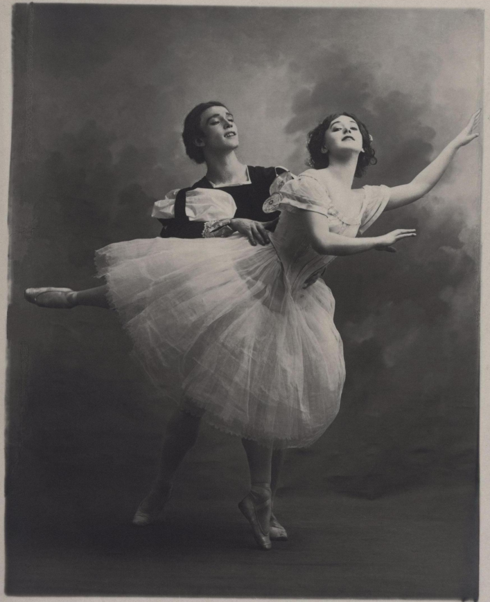 Tamara Karsavina as Giselle and Vaslav Nijinsky as Albrecht (1910)